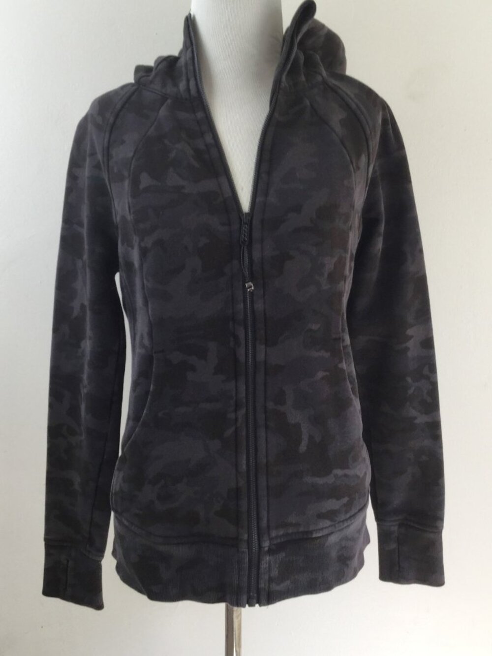 Lululemon black Camo Hooded Zip Up Jacket 6